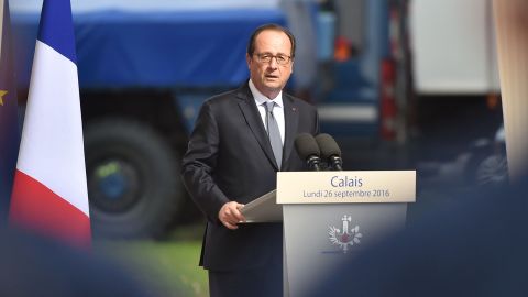 French President Francois Hollande delivers a speech during a visit to the Gendarmerie of Calais, northern France, on September 26, 2016.