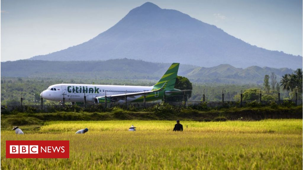 Indonesia: Covid-positive man boards flight disguised as wife