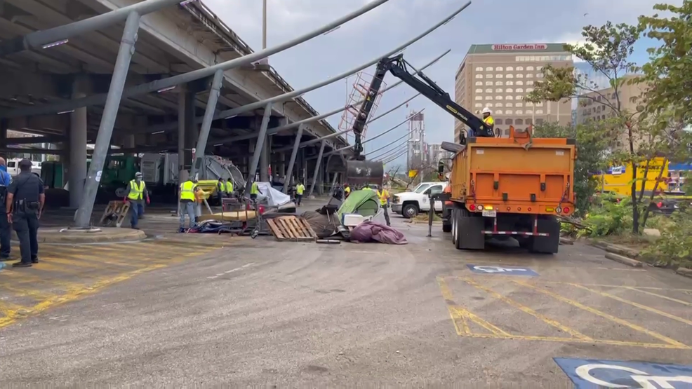 City clears homeless encampment under downtown I-35 overpass