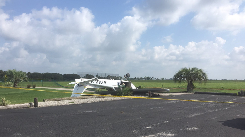 Plane lands upside down on golf course in Venice