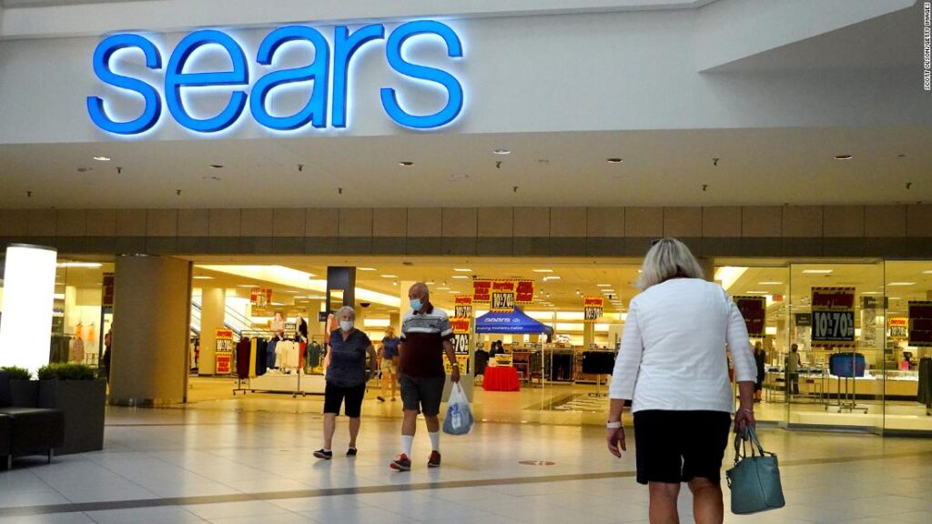 Sears is closing its last department store in Illinois, the retailer's home state