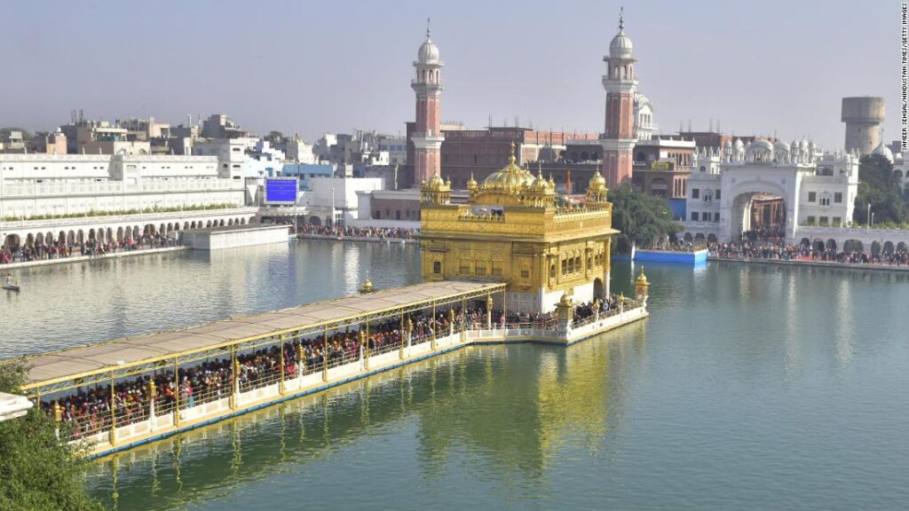 Death of intruder at India's Golden Temple met by politicians' silence