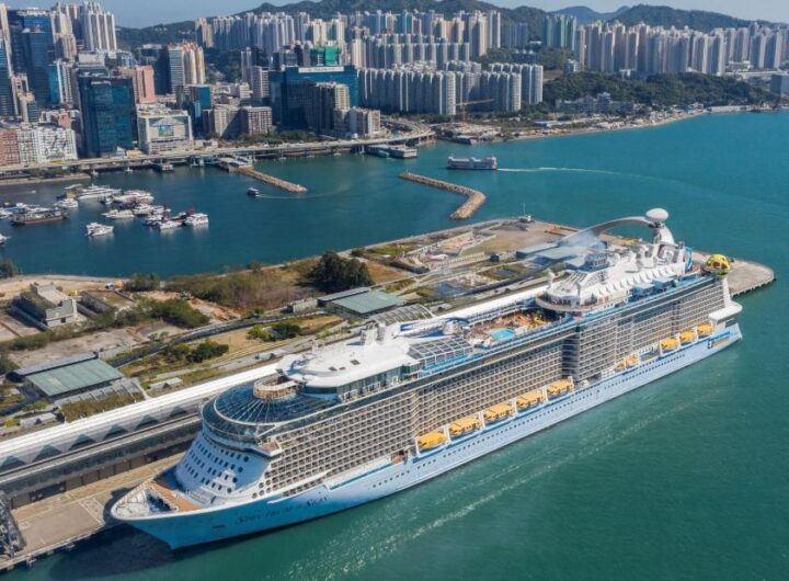 Thousands held on cruise ship amid Hong Kong Covid scare
